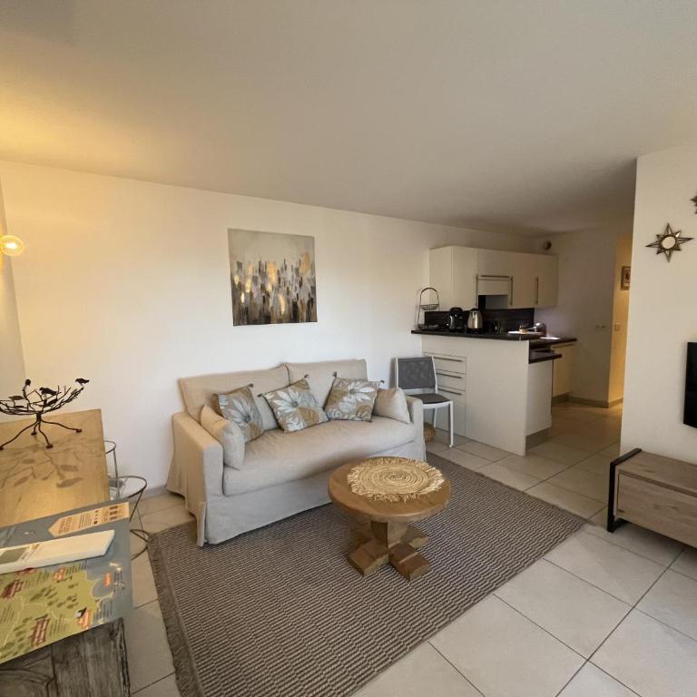Frejus Plage Le Capitole T2 35m2 Climatise balcon - Apartment mit Meerblick - 2