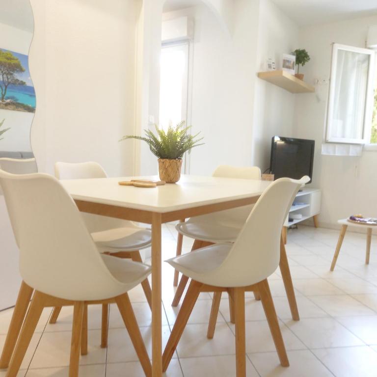Adorable studio à 200m de la mer , frais , bien équipé et proche des commodités - Apartamento de 1 dormitorio - 5