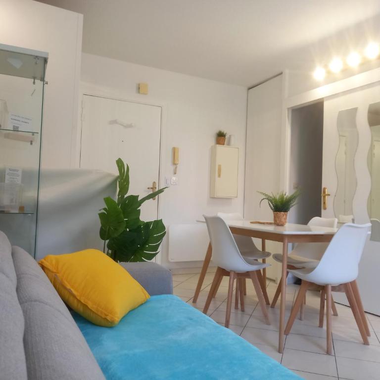 Adorable studio à 200m de la mer , frais , bien équipé et proche des commodités - Apartamento de 1 dormitorio - 3