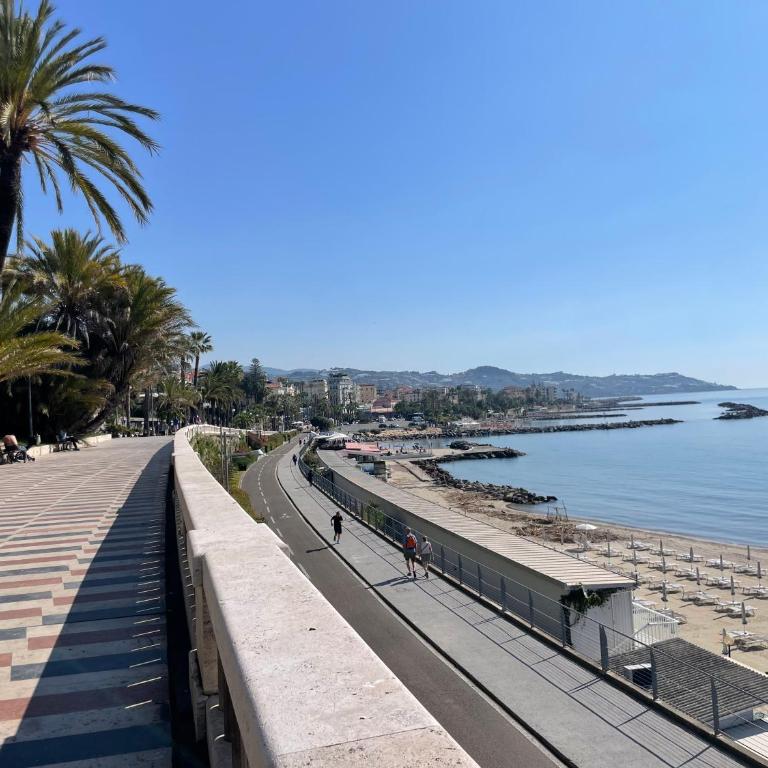 CASA CHICCA SANREMO - bilocale con parcheggio privato - Appartamento con 1 Camera da Letto - 24