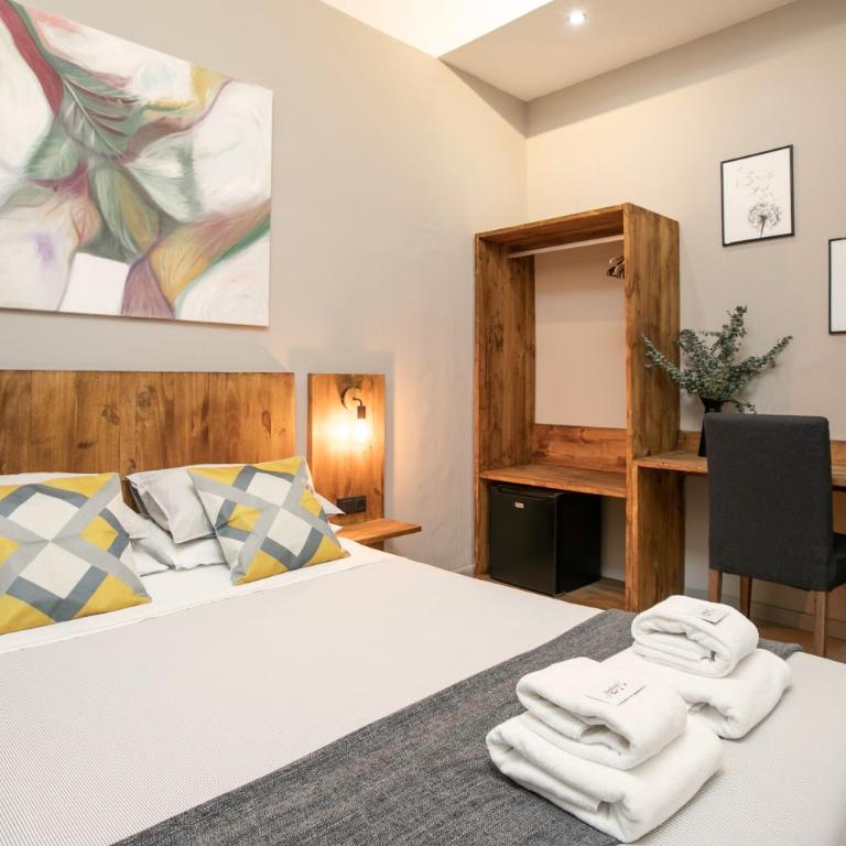 Jardinets Guest House - Budget Double Room - 9