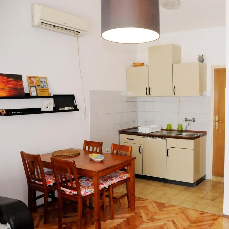Apartment Tri Vile - Apartman sa 1 Spavaćom Sobom - 2