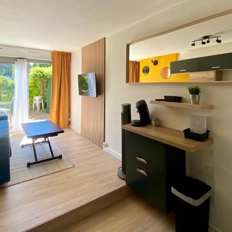 Le Souéhla Appart 4 pers-Piscine Wifi Parking Mer - Studio - 15