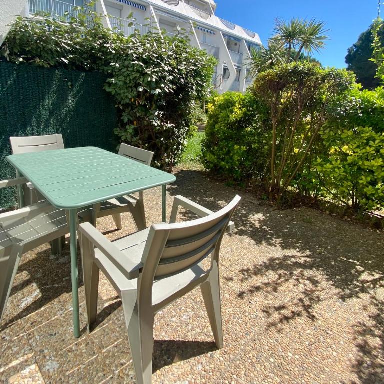Le Souéhla Appart 4 pers-Piscine Wifi Parking Mer - Studio - 4