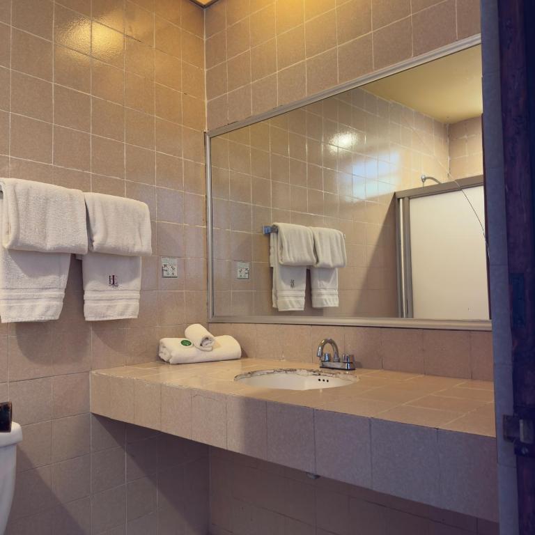 Hotel y Restaurant Embajadoras - Economy Twin Room - 2
