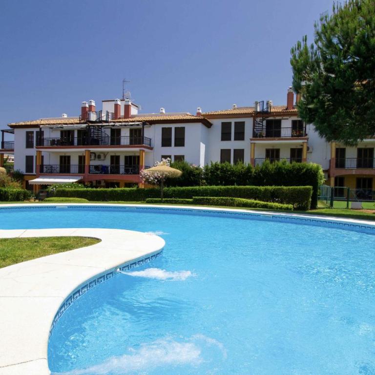Stunning Garden Apartment - 6 people - HEN01 - Three-Bedroom Apartment - 18