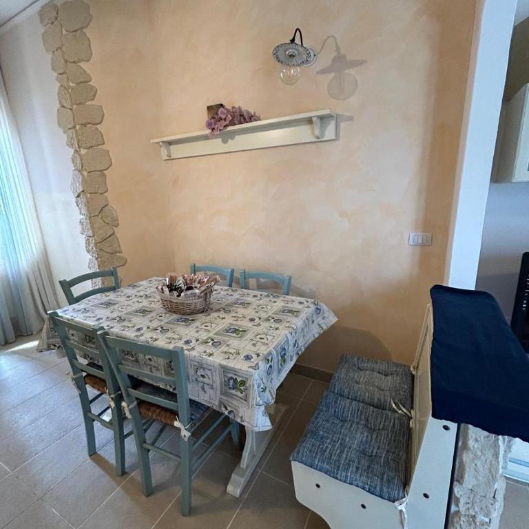 Venetian Style Apartments in Villa - One-Bedroom Apartment - 32