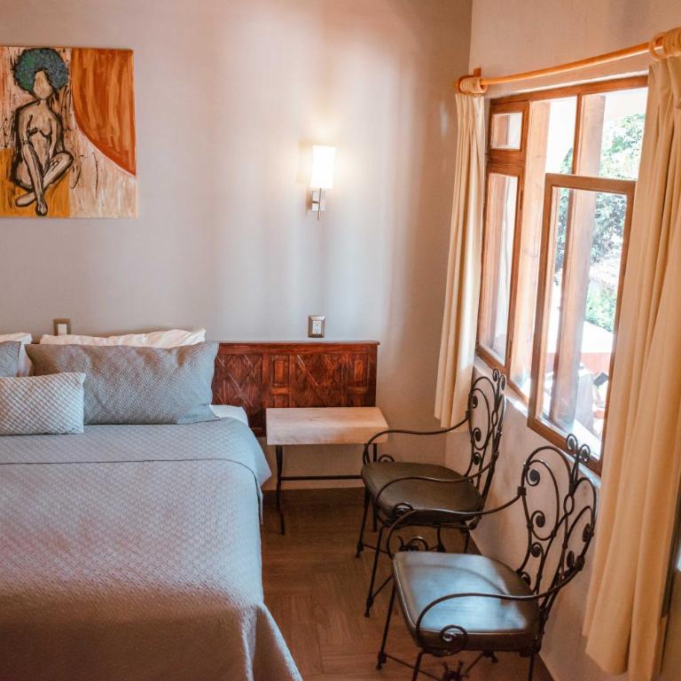 Hotel y Restaurant Embajadoras - Deluxe King Room - 2