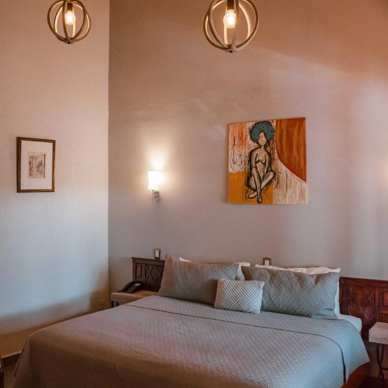 Hotel y Restaurant Embajadoras - Deluxe King Room - 4