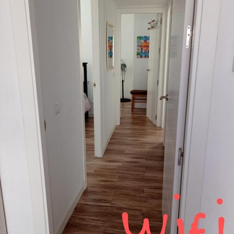 Piso segunda línea de playa - Three-Bedroom Apartment with Balcony - 2