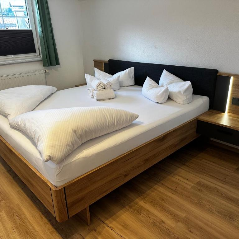 Apart Bader - Apartment mit Blick auf die Berge - 9