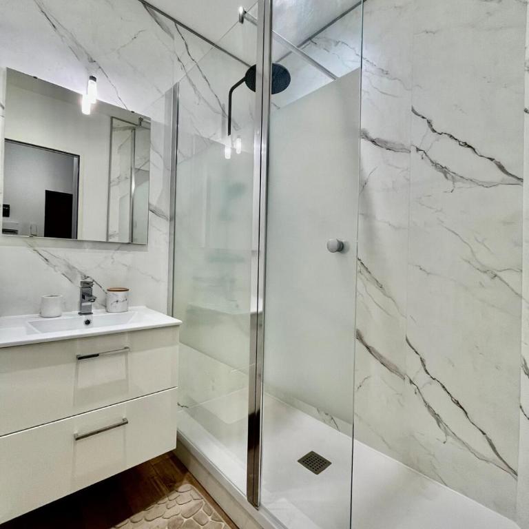 T2 lumineux rue Théodore bac-DABNB - One-Bedroom Apartment - 4