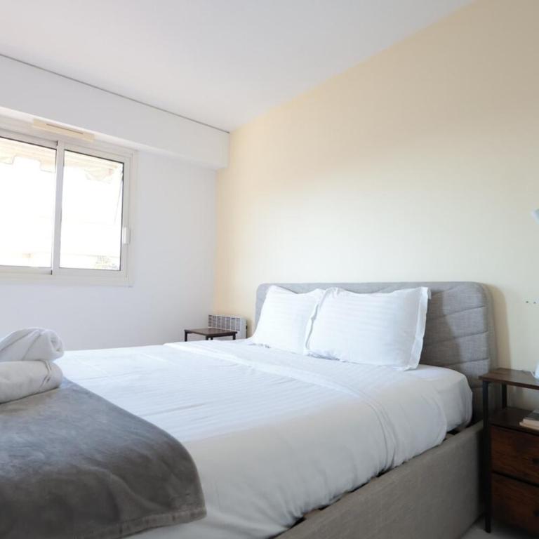 Baies de Juan - Apt 4 Pers - Pool - Air Conditioning - One-Bedroom Apartment - 2