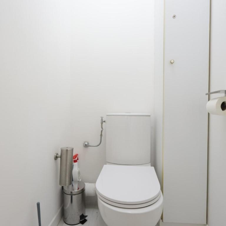 Baies de Juan - Apt 4 Pers - Pool - Air Conditioning - One-Bedroom Apartment - 8