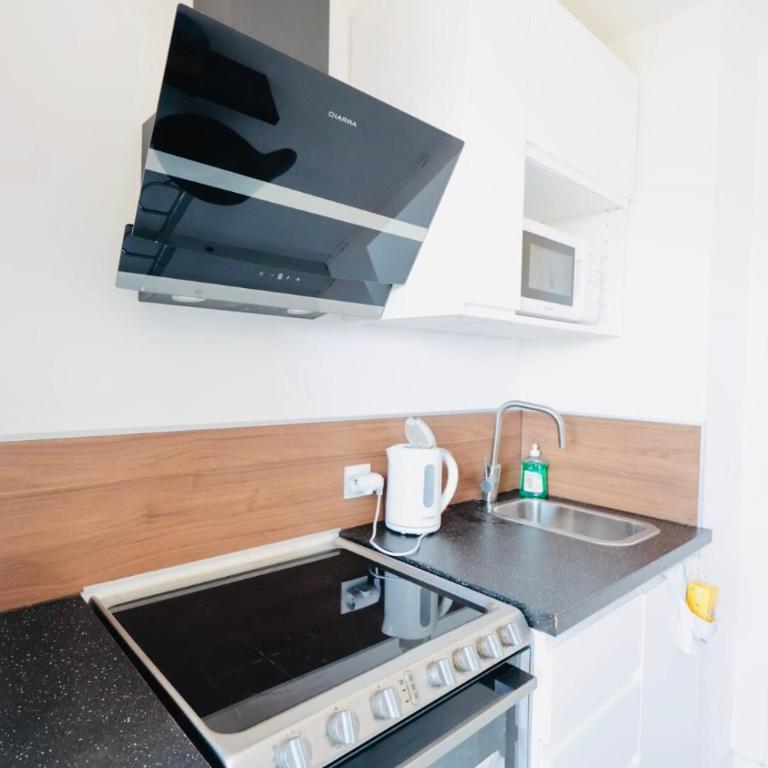 Baies de Juan - Apt 4 Pers - Pool - Air Conditioning - One-Bedroom Apartment - 10