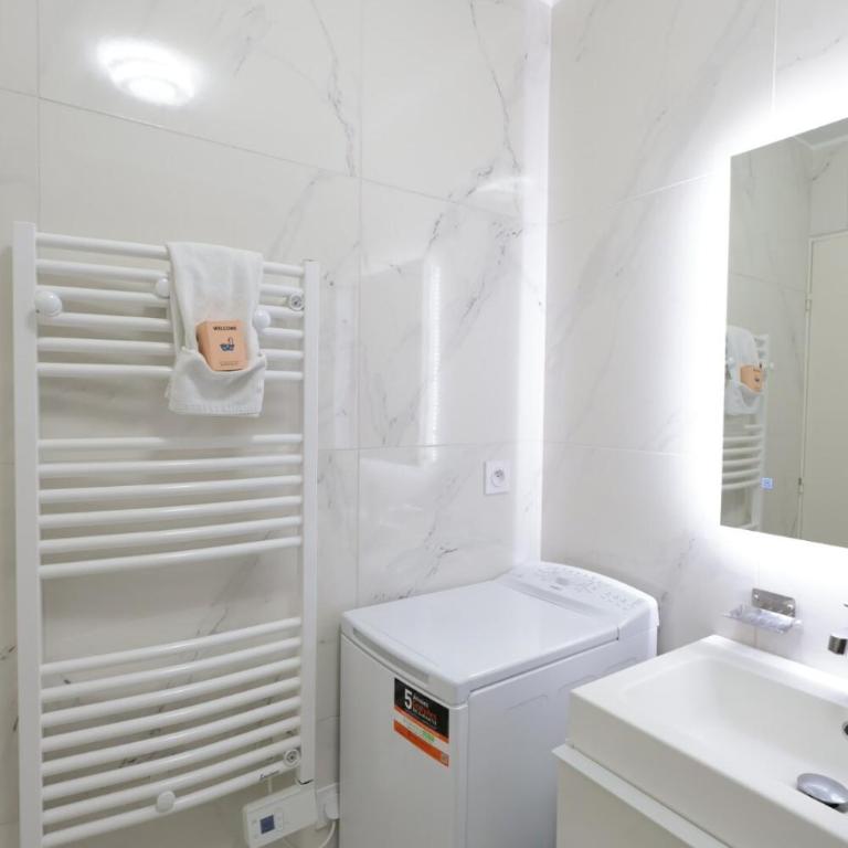 Baies de Juan - Apt 4 Pers - Pool - Air Conditioning - One-Bedroom Apartment - 17