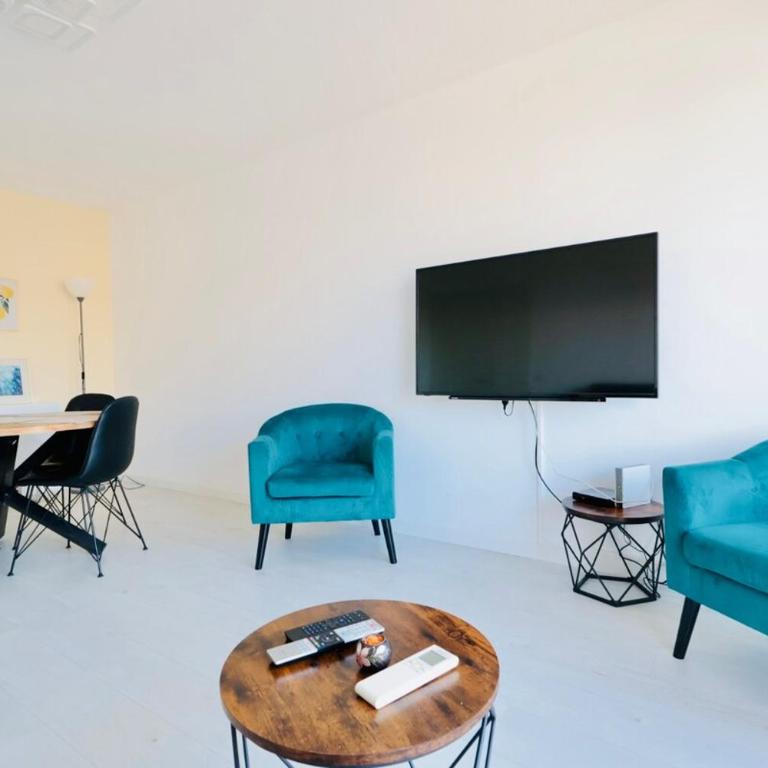 Baies de Juan - Apt 4 Pers - Pool - Air Conditioning - One-Bedroom Apartment - 21