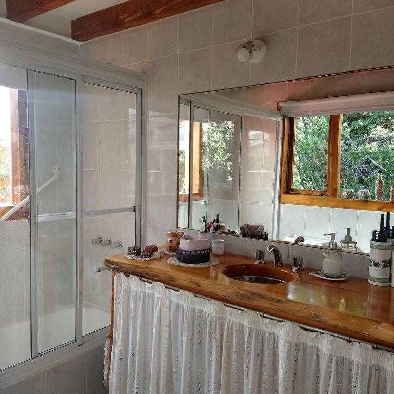 Casa con vista al Cerro Otto y quincho con parrilla - Casa de 2 dormitorios - 8