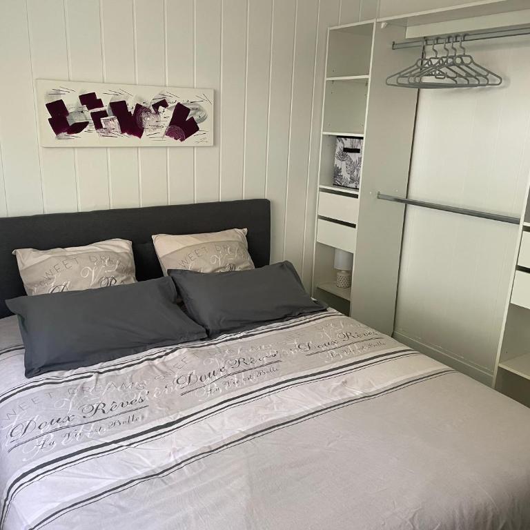 À 900 M de l'entrée du Circuit des 24 heures - Chambre Familiale - 2