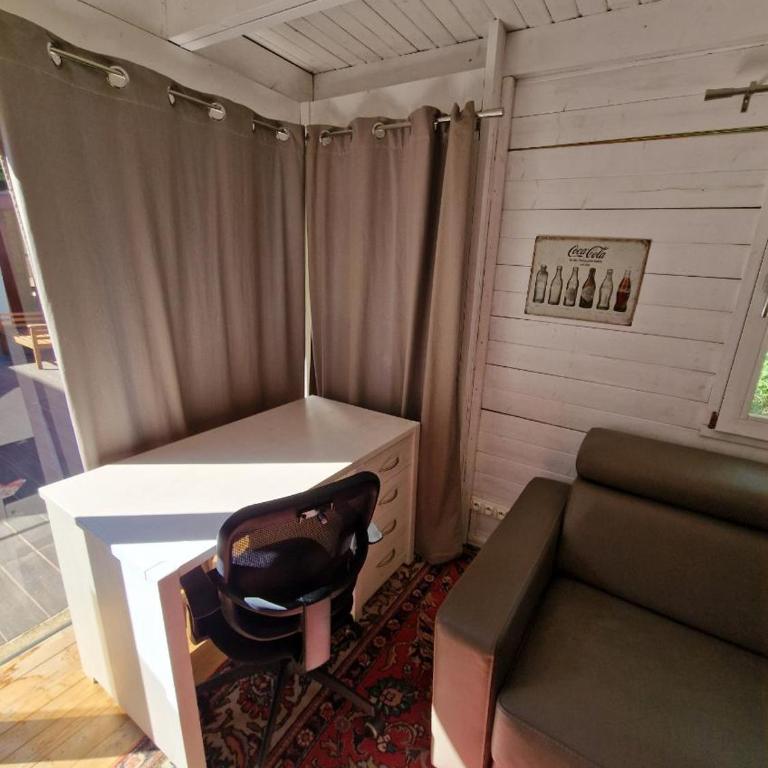 Villa avec piscine et dépendance - Villa - 28
