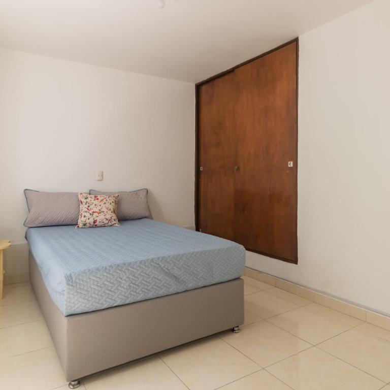 Casa de las Flores en Medellín - Habitación Doble con baño privado - 3