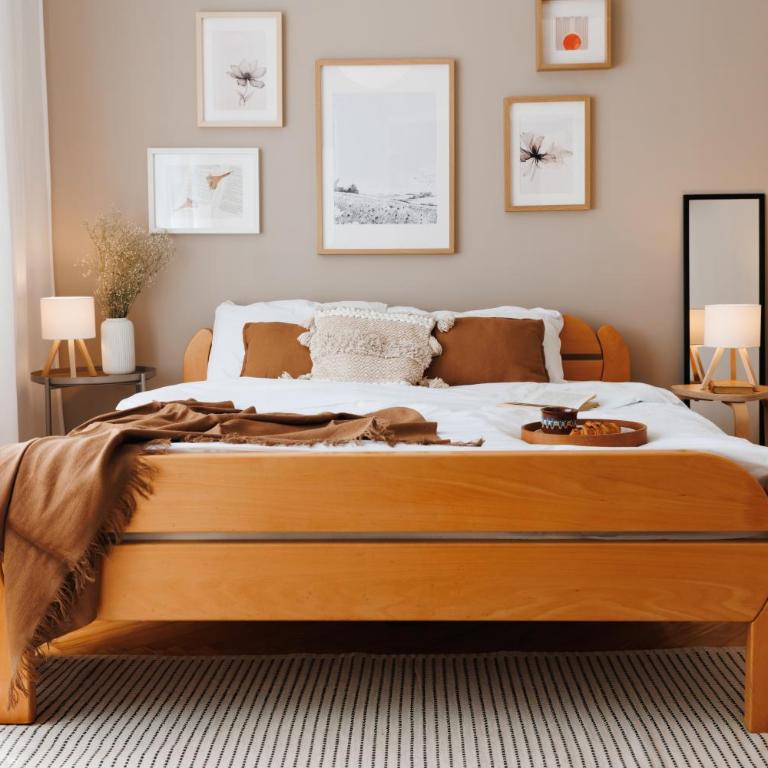 Bright Harmony with Balcony Old Town Renovated - Three-Bedroom Apartment with Balcony - 34