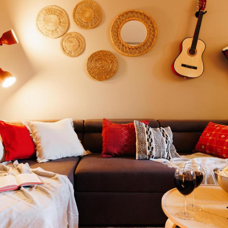 Bright Harmony with Balcony Old Town Renovated - Three-Bedroom Apartment with Balcony - 17