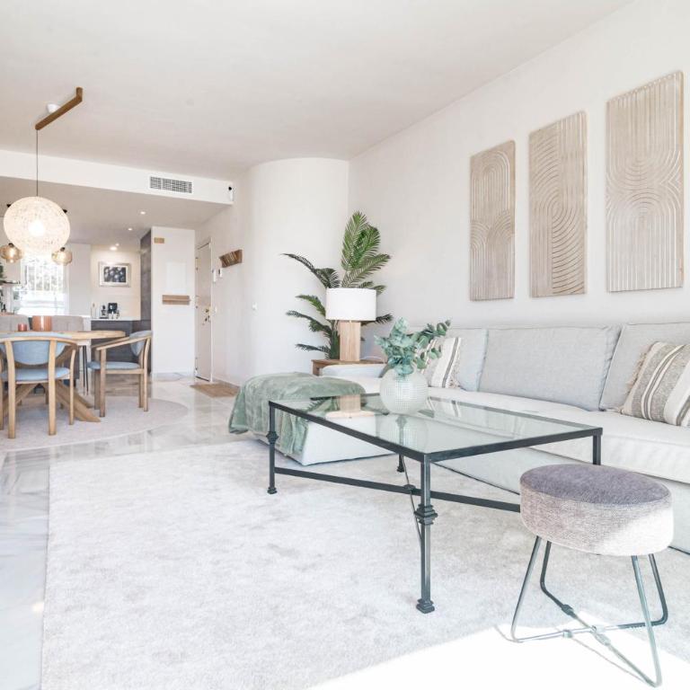 Sungardens penthouse - Three-Bedroom Premium Apartment with Balcony - 2