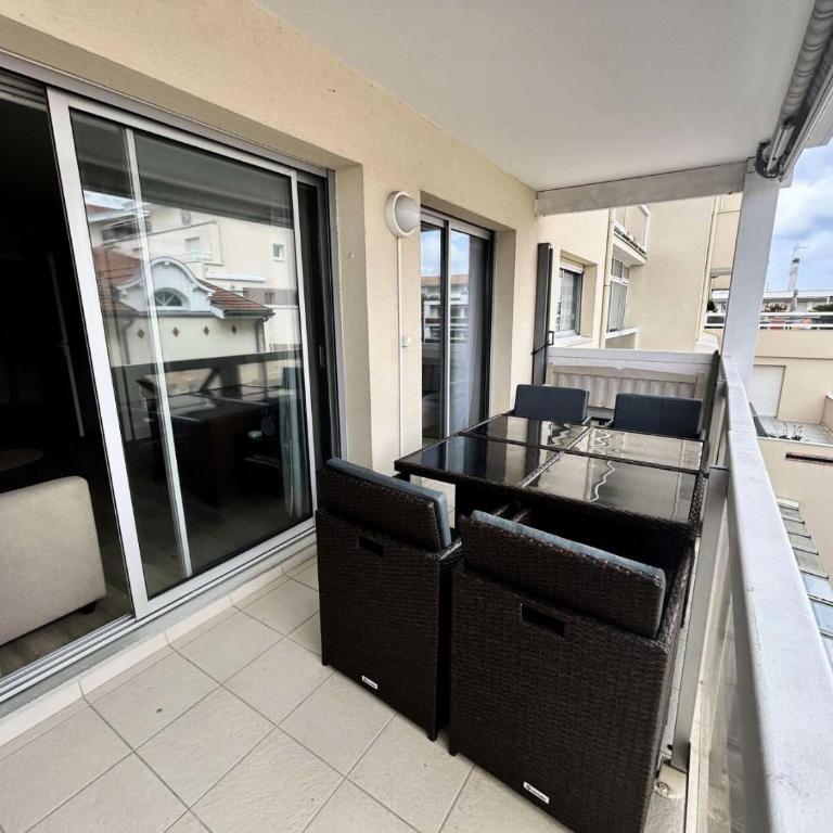 Résidence Riviera - T2, situé en centre-ville proche de la plage MAE-2661 - Appartement - 10