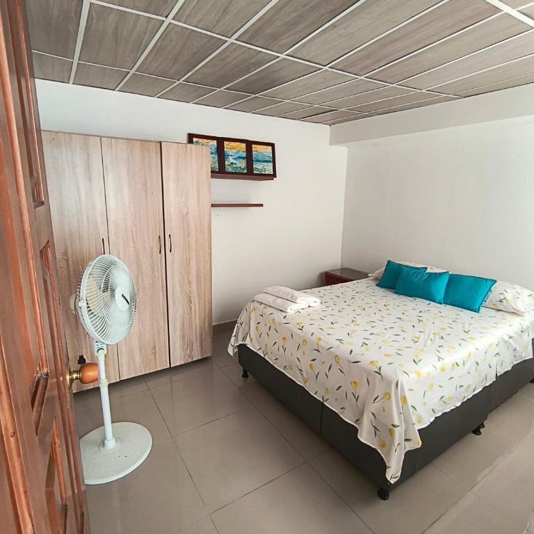 Acogedor y amplio apartamento - Three-Bedroom Apartment - 2