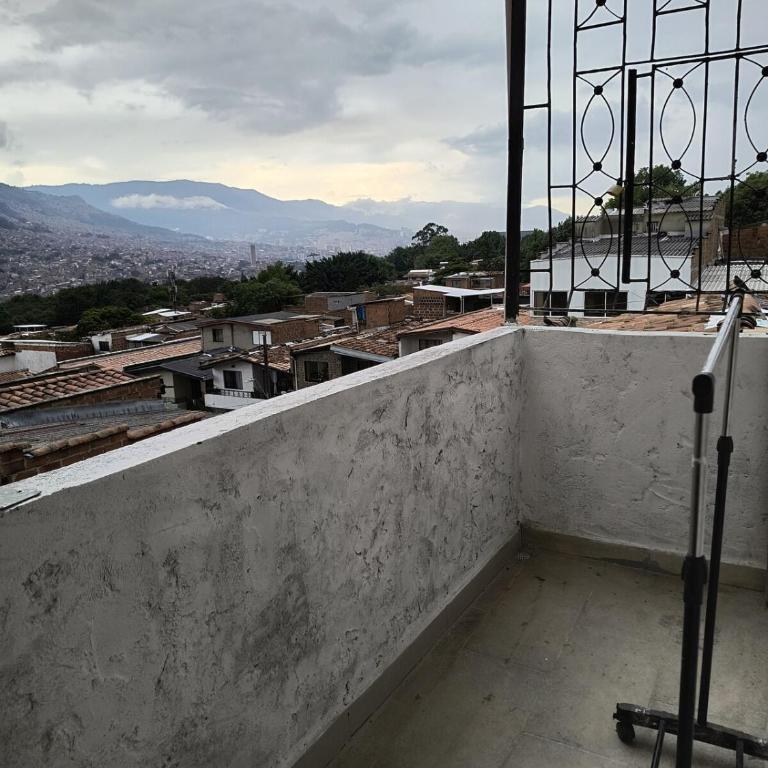 Acogedor y amplio apartamento - Three-Bedroom Apartment - 9