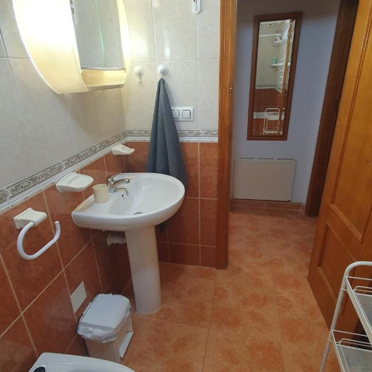 Apartment house Sungrila, 3 rooms, kitchen and terrace - Apartamento de 2 dormitorios - 27