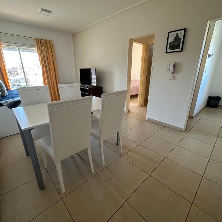 Cálido y céntrico departamento 3 opcional cochera - Apartamento de 2 dormitorios - 3