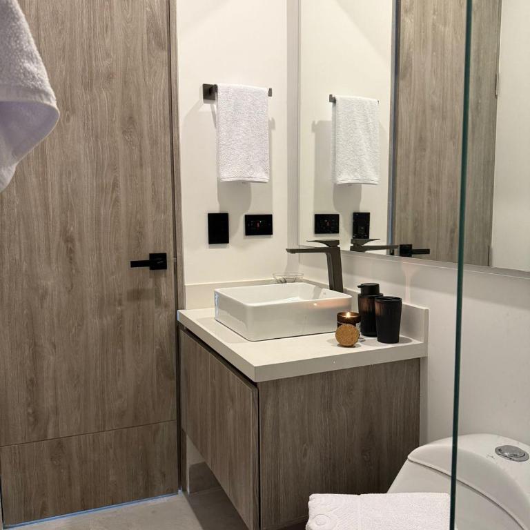 Exclusive Almare cerca a playas - Deluxe One-Bedroom Apartment with Ocean View - 29