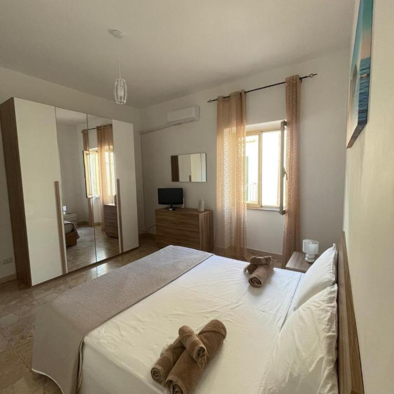 Nicole's House - Three-Bedroom Apartment - 12