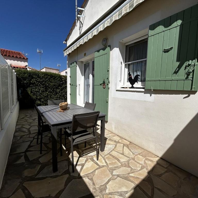Mas provençal T4 climatisé avec parking et jardinet - Maison 3 Chambres - 1