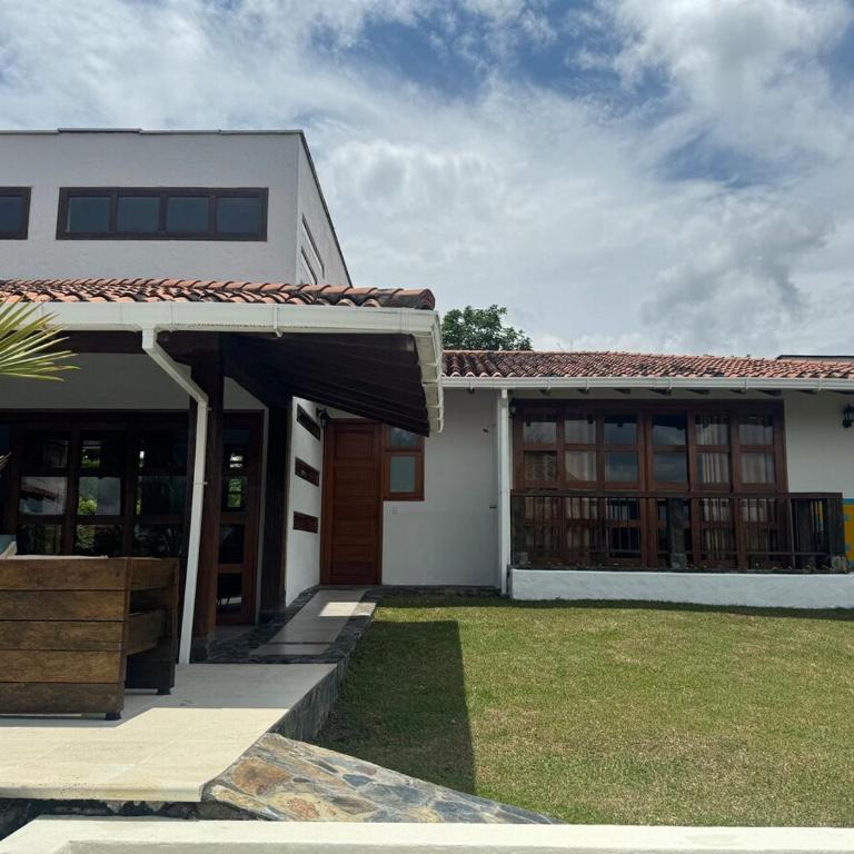 Villa privada con piscina cerca al parque del café - Villa - 14