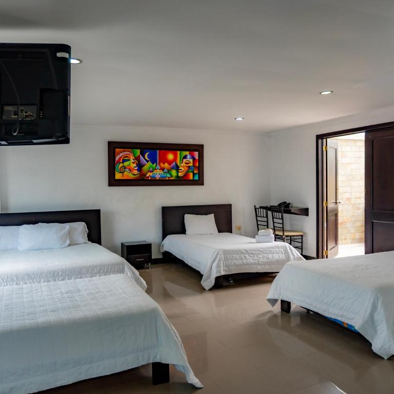 Hotel Andinos Plaza Pitalito - Habitación Familiar - 5