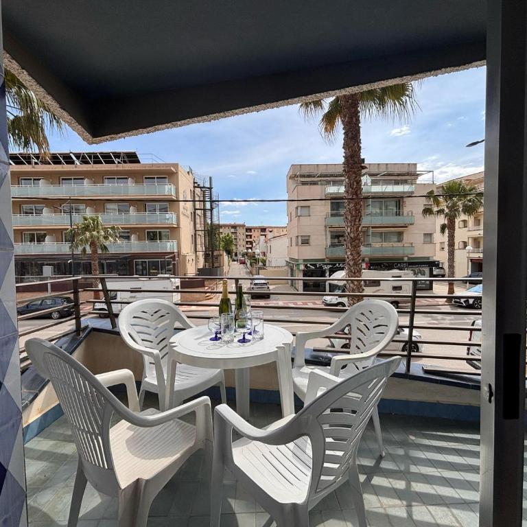 Roca Maura 110 - L'Estartit, Centro - ES-323-93 - Apartment - 3