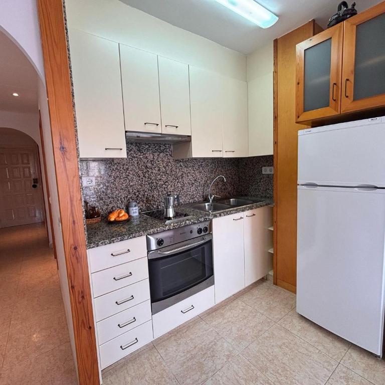 Roca Maura 110 - L'Estartit, Centro - ES-323-93 - Apartment - 6