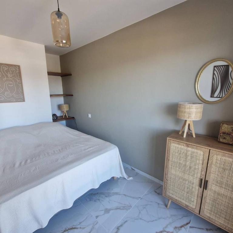 Charmant appartement à Cavalaire-sur-Mer avec terrasse - FR-1-100-354 - Appartement - 9
