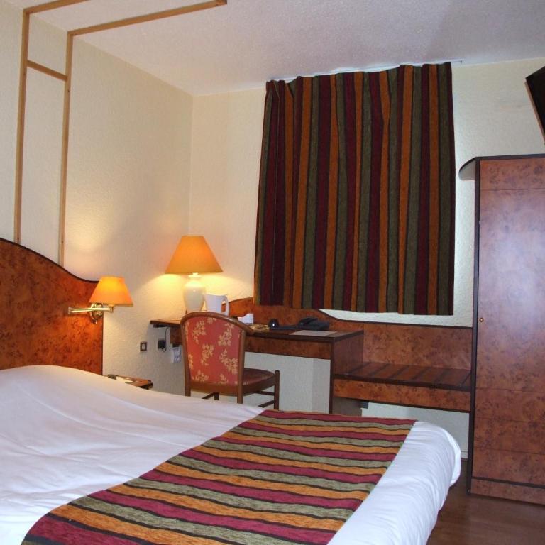 Logis Hôtel & Restaurant & Bar LE COTTAGE - Chambre Double - 9