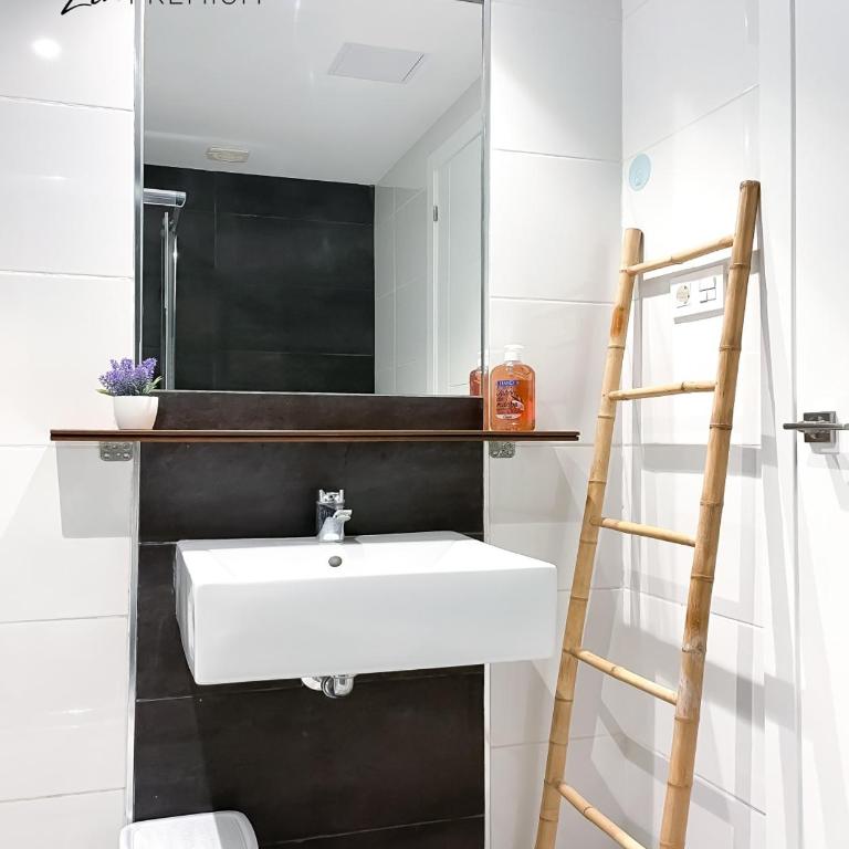 Bristol Beach 40B Zen Premium by B-Rent - One-Bedroom Apartment - 12