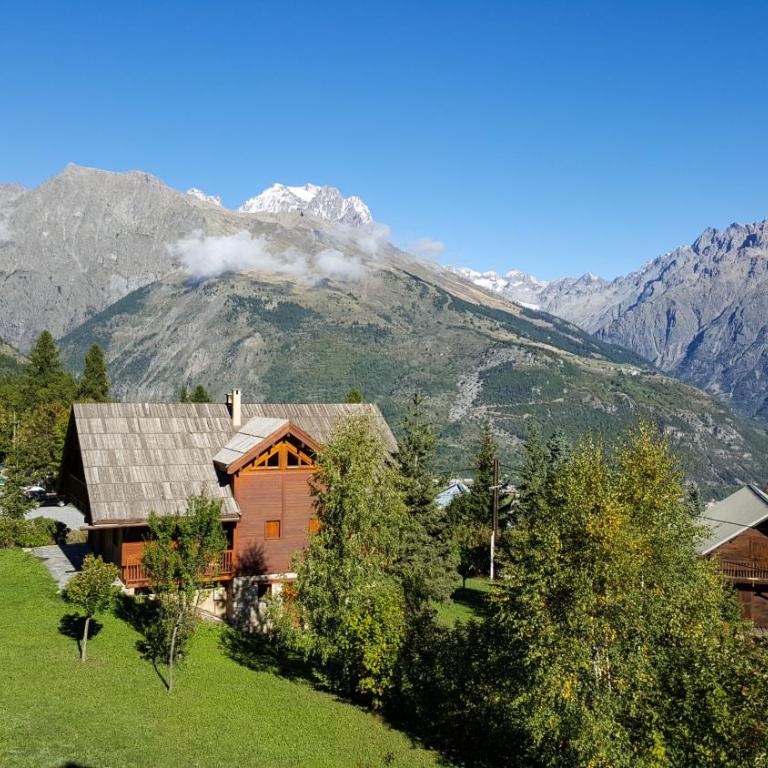 Les Ribambelles - Three-Bedroom Chalet - 1