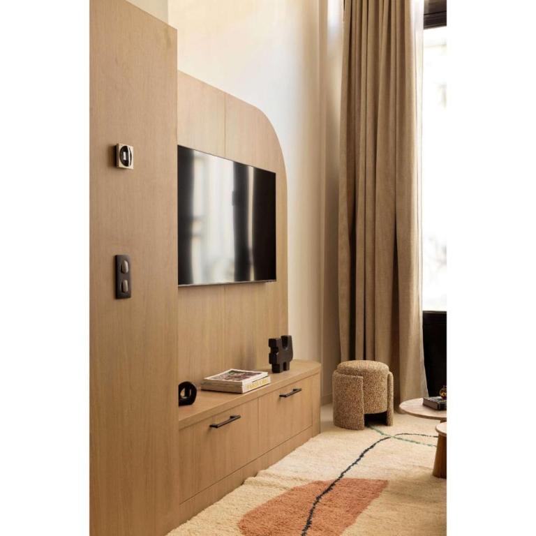 Résidence Le Marais - Classic One-Bedroom Apartment with King Bed - 11