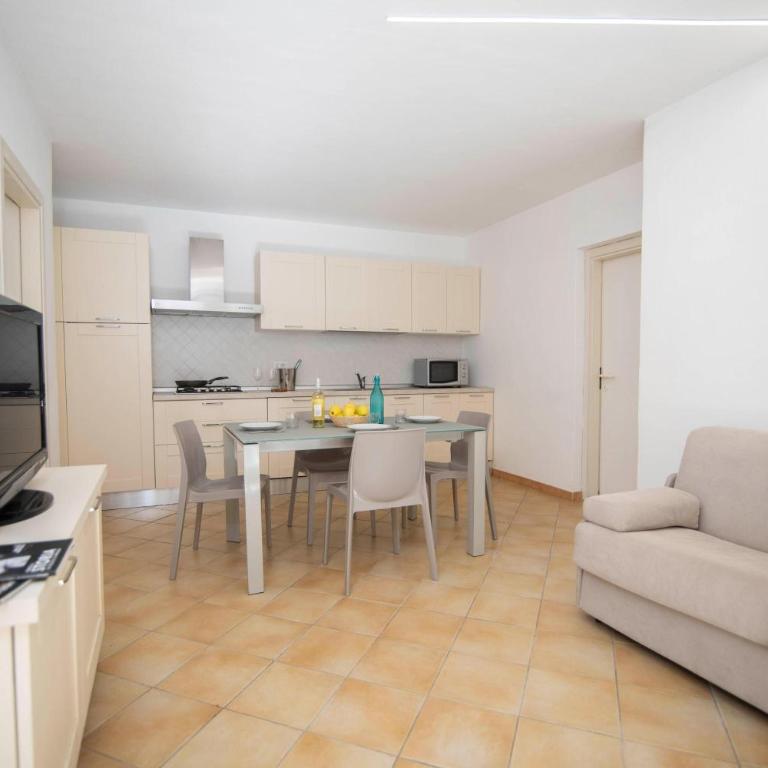 Rotondo Dream Suite with Shared Pool - Two Bedroom Apartment with Private Garden - 9