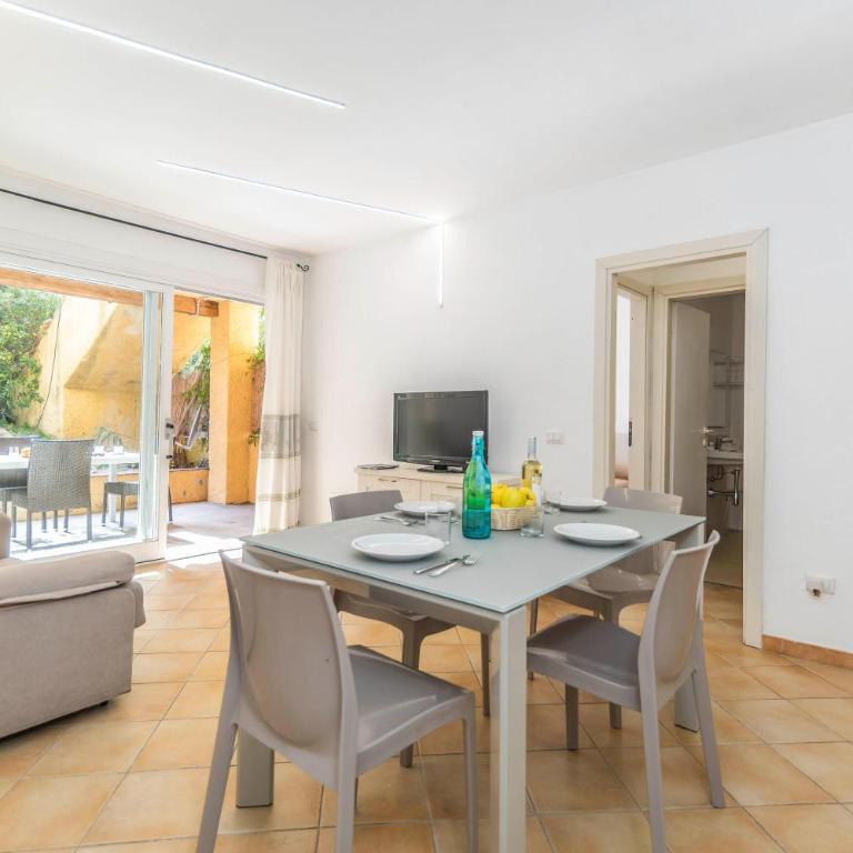 Rotondo Dream Suite with Shared Pool - Two Bedroom Apartment with Private Garden - 8