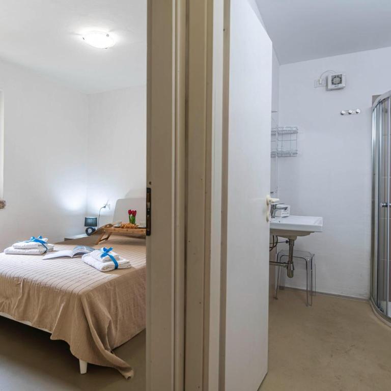Rotondo Dream Suite with Shared Pool - Two Bedroom Apartment with Private Garden - 12