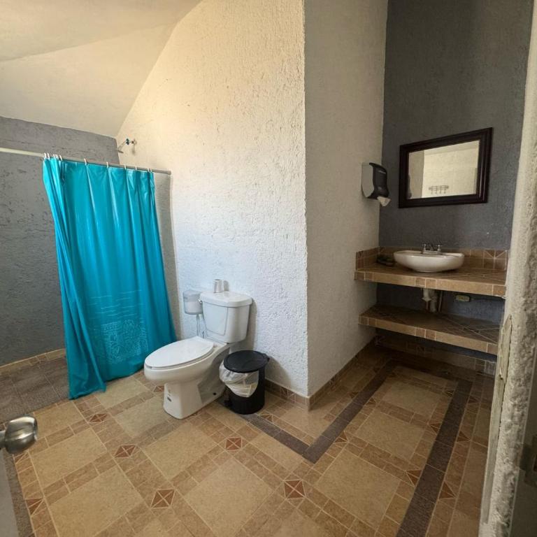 Amplia Casa en el Corazón de Sancris - Three-Bedroom House - 19
