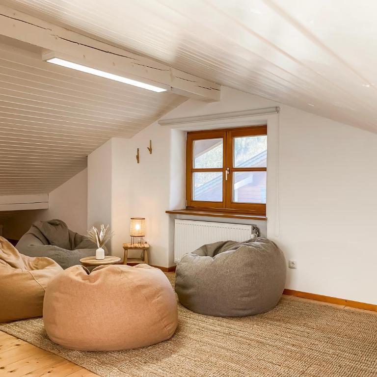 ALPINESTAY #1 - Apartment für 6 - Bergblick, Balkon, Kamin, Kino, Yoga, Parkplatz - Apartment mit 2 Schlafzimmern - 8